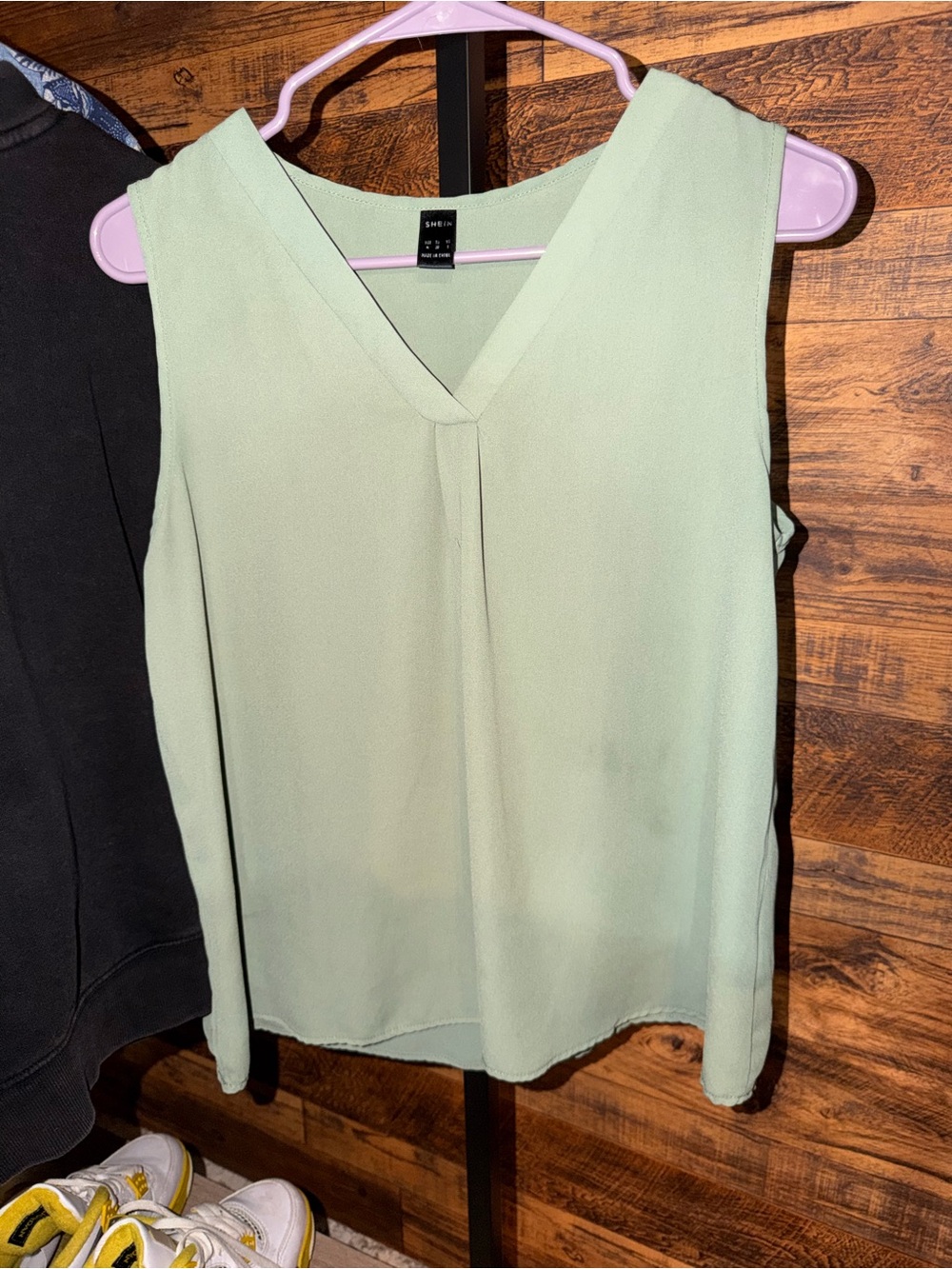 SHEIN Mint Green V-Neck Sleeveless Camisole